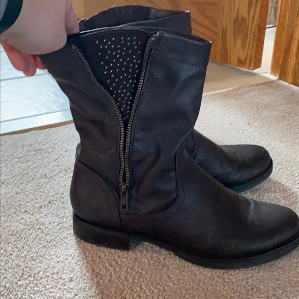 Brown boots